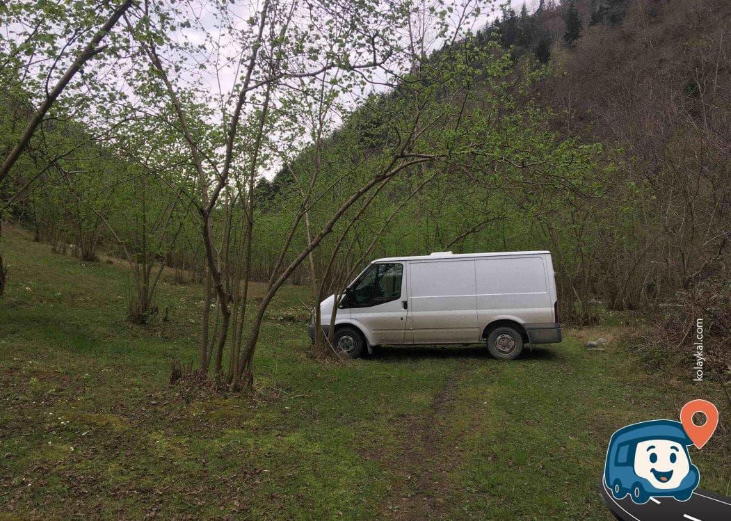 Vadinin Dibinde, Nehir Kenarında Kamp Alanı - Araklı, Trabzon, foto 1