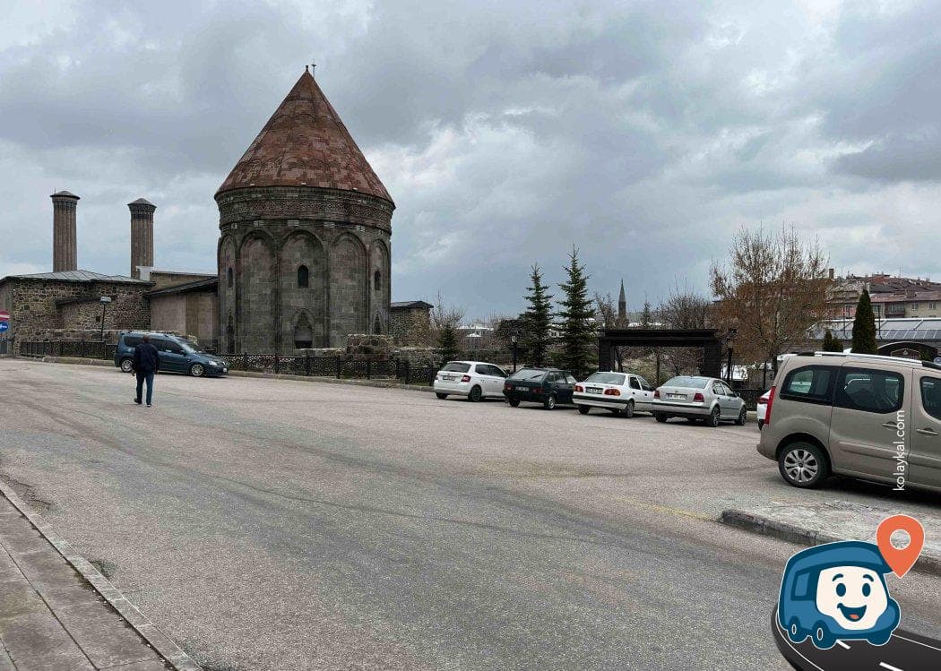 Çifte Minareli Medrese Otoparkı - Yakutiye, Erzurum, foto 5