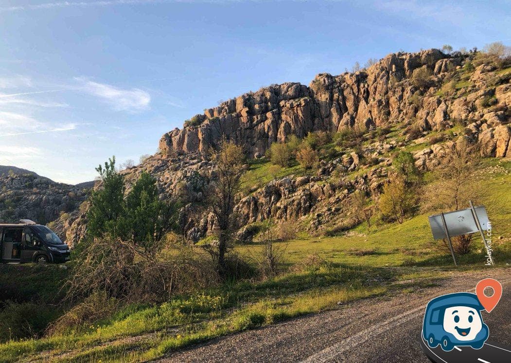 Diyarbakır Yolu Kenarı Manzaralı Kamp Alanı - Lice, foto 1