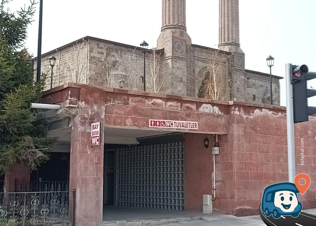Çifte Minareli Medrese Otoparkı - Yakutiye, Erzurum, foto 4
