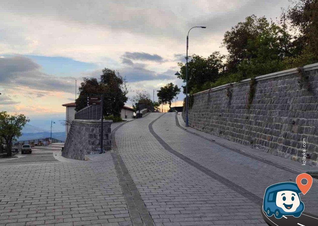 Türbe Yanı Piknik Alanı Deprem Hasarlı ve Kapalı - Nurdağı, Gaziantep, foto 1
