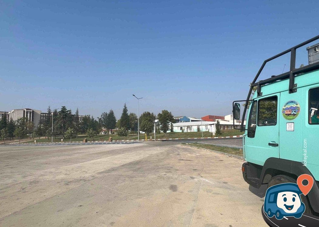 T.ü. Balkan Yerleşkesi Otoparkı - Edirne Merkez, Edirne, foto 1