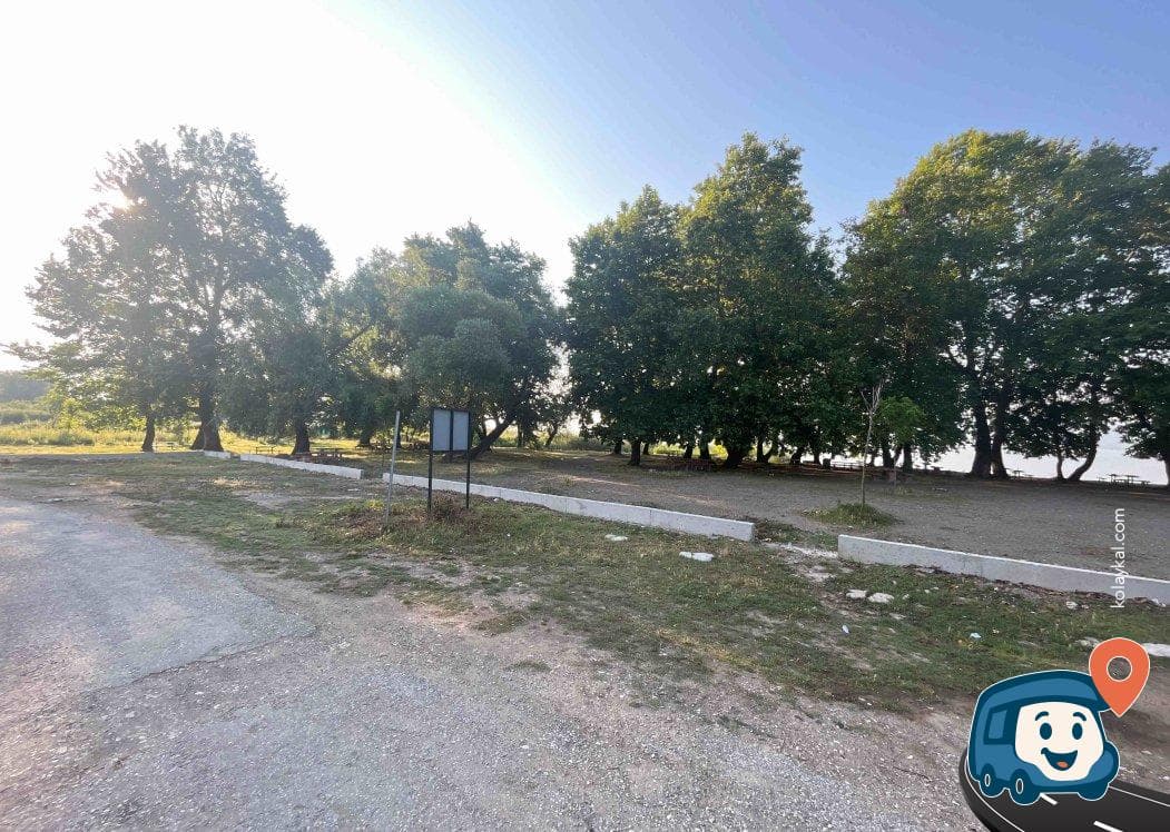 İznik Gölü Yakını Kamp ve Piknik Alanı - Orhangazi̇, Bursa, foto 2