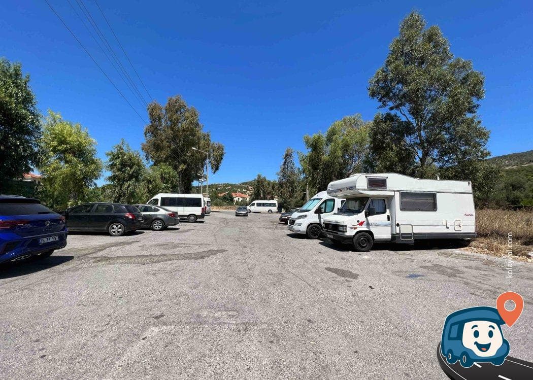 Foça Geceleme Otoparkı - İzmir, foto 1