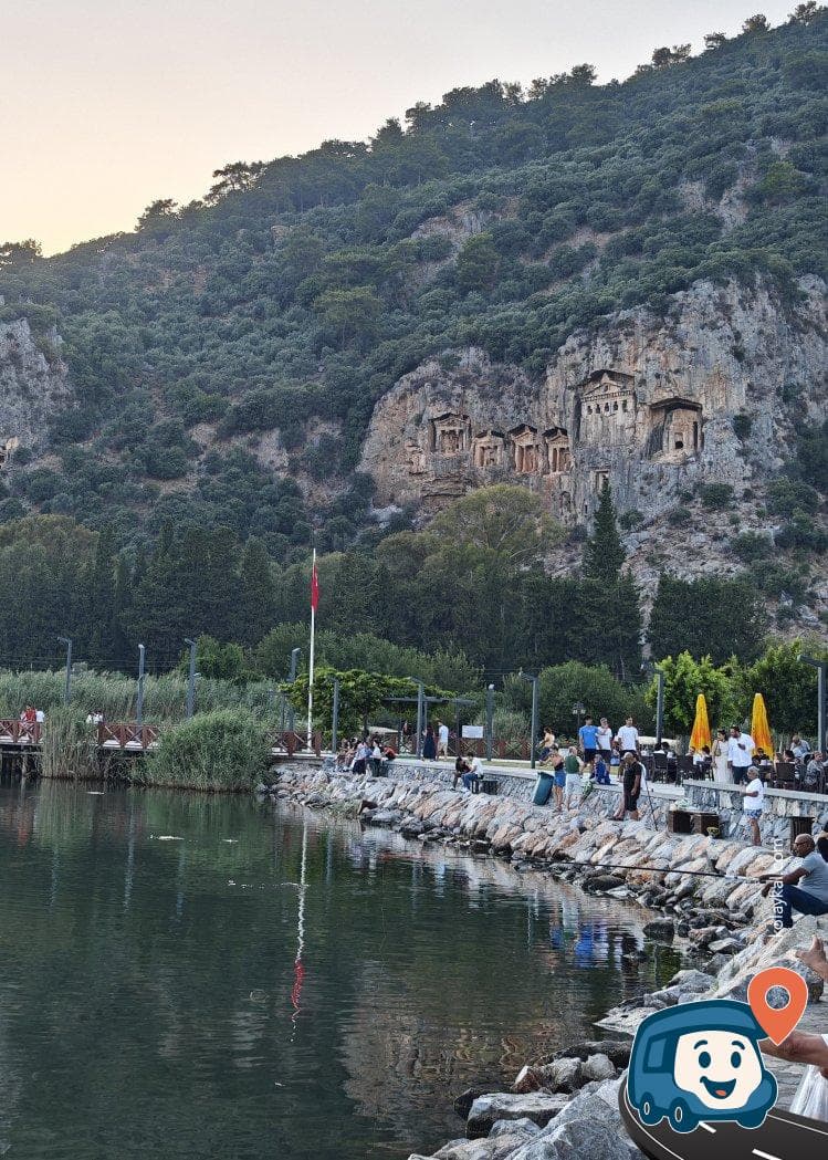 Dalyan Nehri Kenarı Otopark ve Kaunos Kaya Mezarları Manzarası - Ortaca, Muğla, foto 3