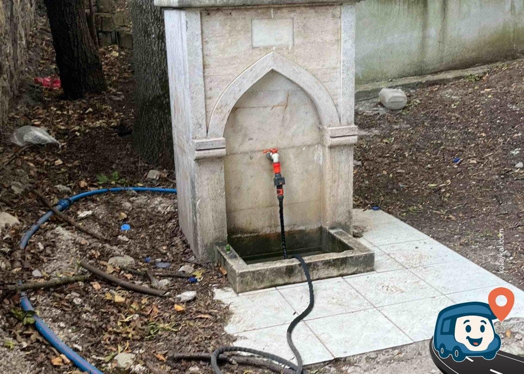 İznik Yolu Kenarı Ücretsiz Su Kaynağı ve Dinlenme Alanı - Gölcük, Kocaeli, foto 2