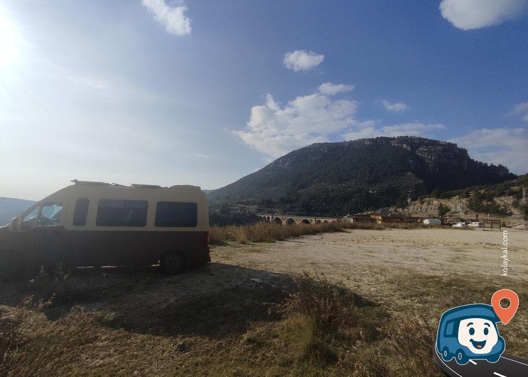 Varda Köprüsü Yanı Ücretsiz Otopark ve Kamp Alanı - Karaisalı, Adana, foto 2