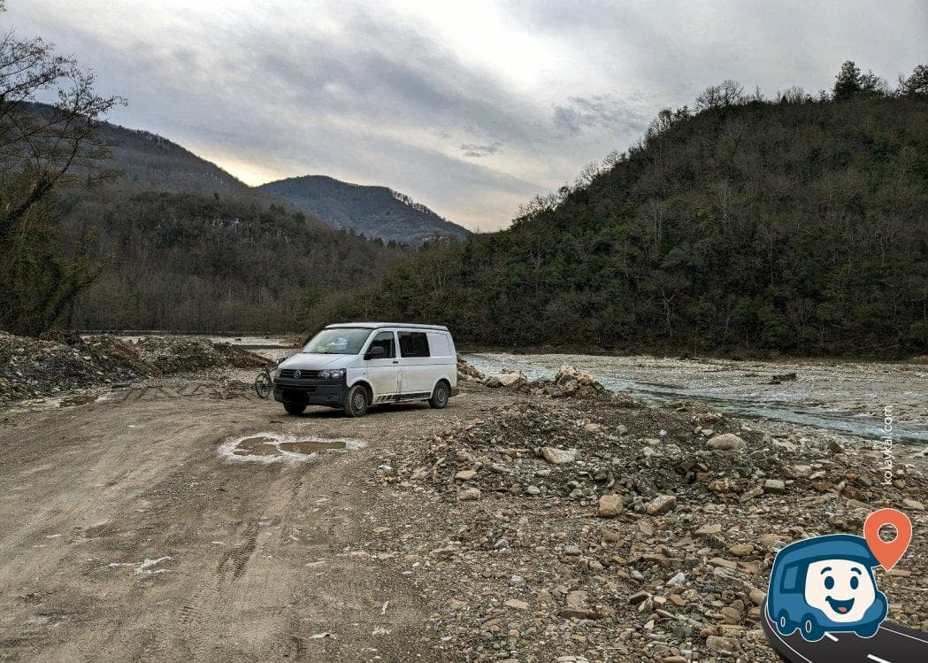 Nehrin Kenarındaki Kamp Alanı - Ulus, Bartın, foto 1