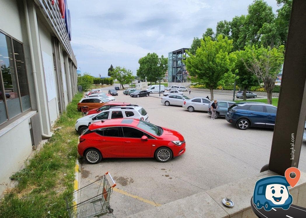 Carrefoursa Yanı Otopark Kamp Alanı - Altıeylül, Balıkesir, foto 1