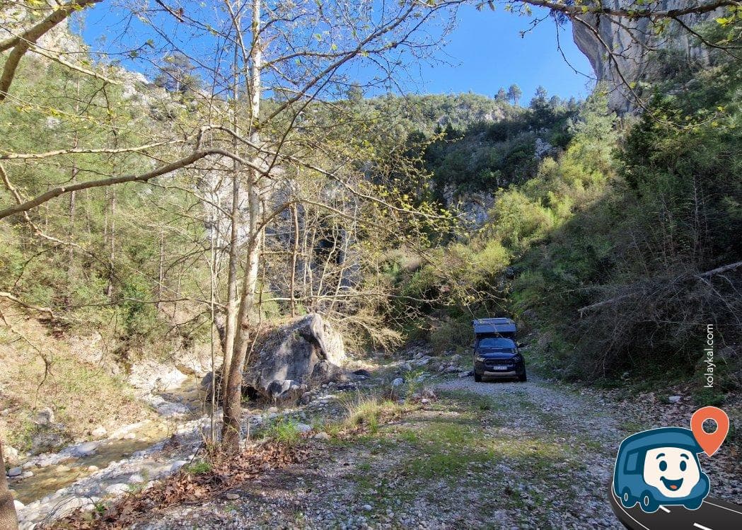 Kurtçukuru Kamp Alanı Küçük Nehir Kenarı - Tarsus, Mersin, foto 1