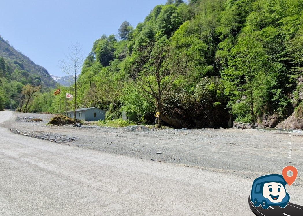 İki Köprü Arası Nehir Kenarı Otopark Kamp Alanı - Arhavi, Artvin, foto 1
