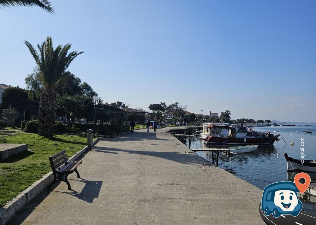 Ayvalık Sahil Kenarı Ücretsiz Kamp Alanı - Balıkesir, foto 2