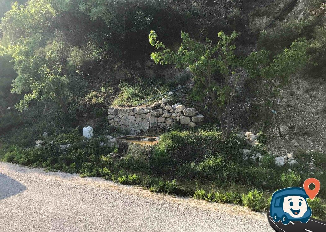 Dağ Kaynağından Ücretsiz İçme Suyu - Kaş, Antalya, foto 1