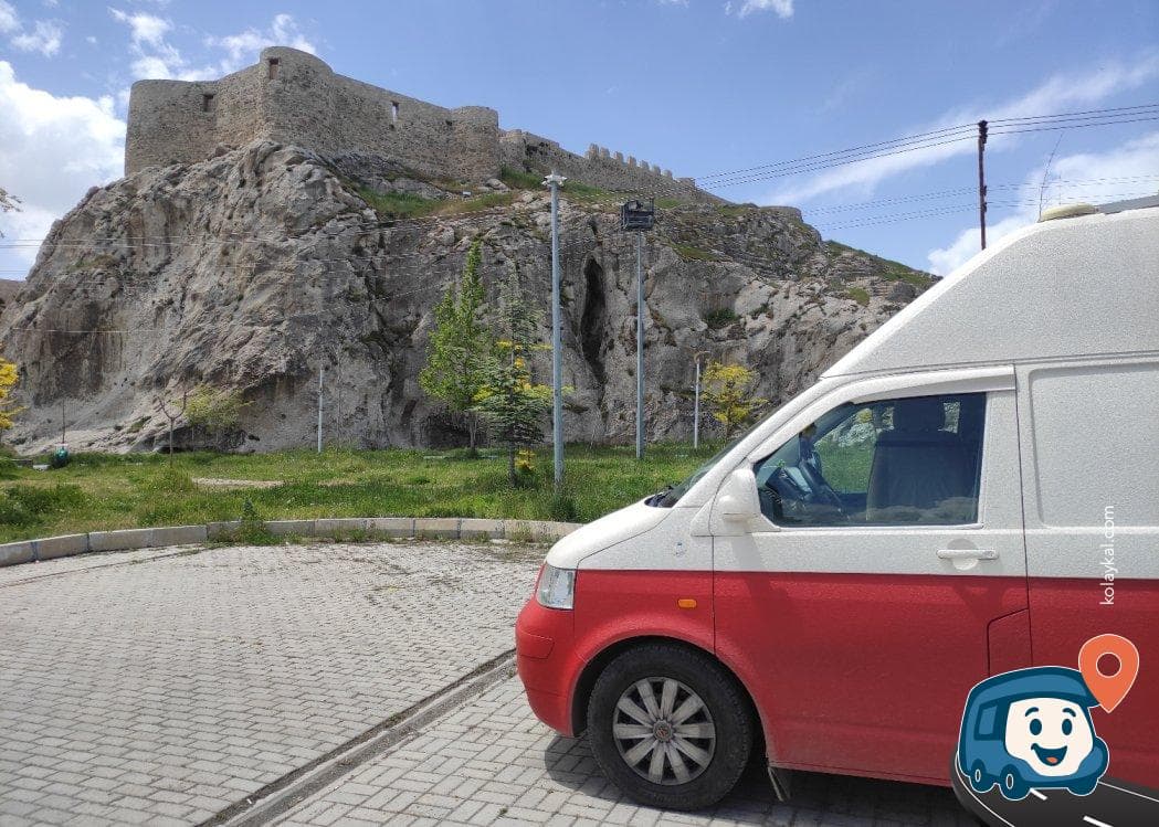 Van Kalesi Yanında Ücretsiz Geceleme Otoparkı - İpekyolu, foto 1