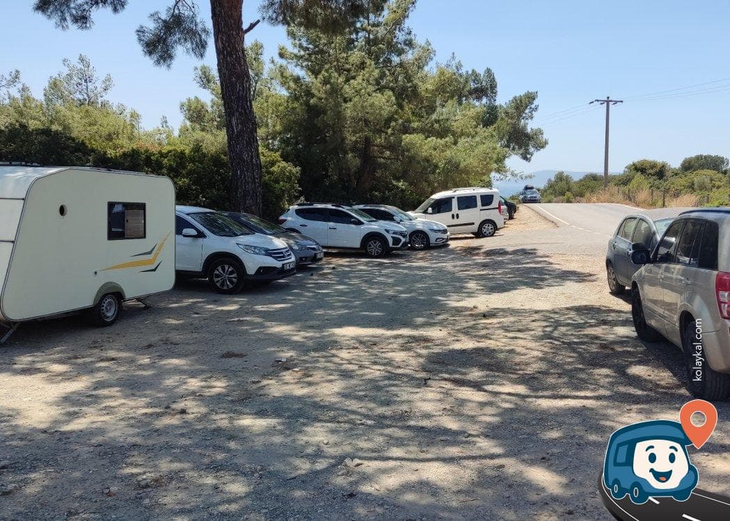 Ekmeksiz Plajı Yakını Ücretsiz Otopark ve Kamp Alanı - Seferihisar, İzmir, foto 1
