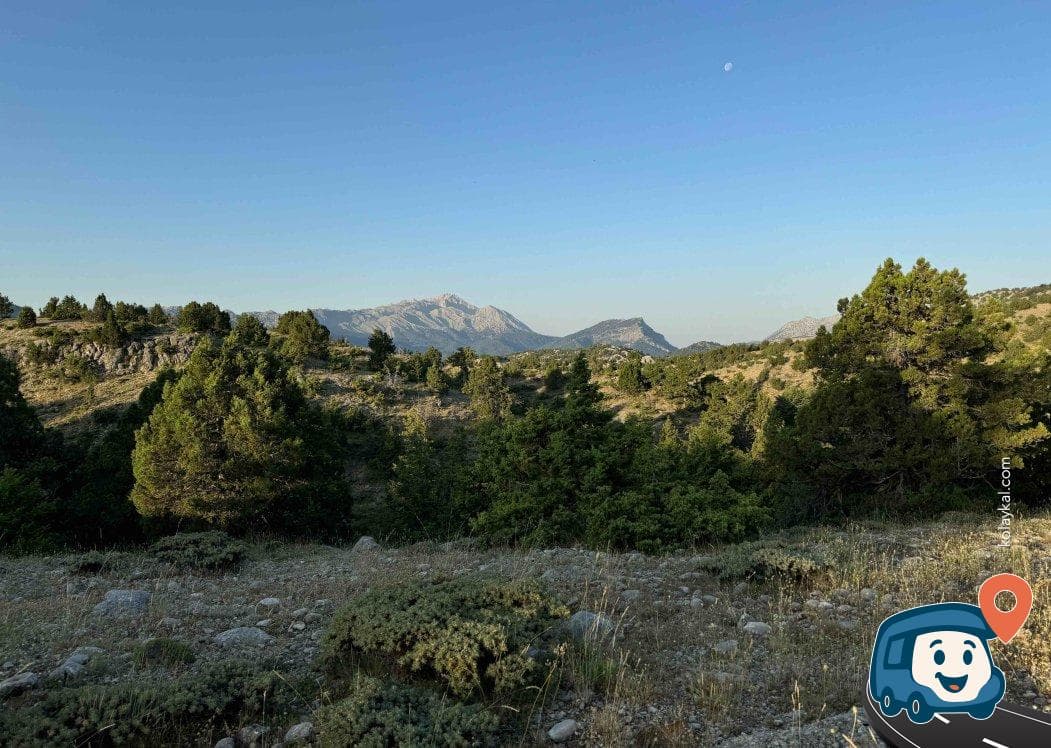 Köy Yolu Üzeri Manzaralı Kamp Alanı - Sütçüler, Isparta, foto 1