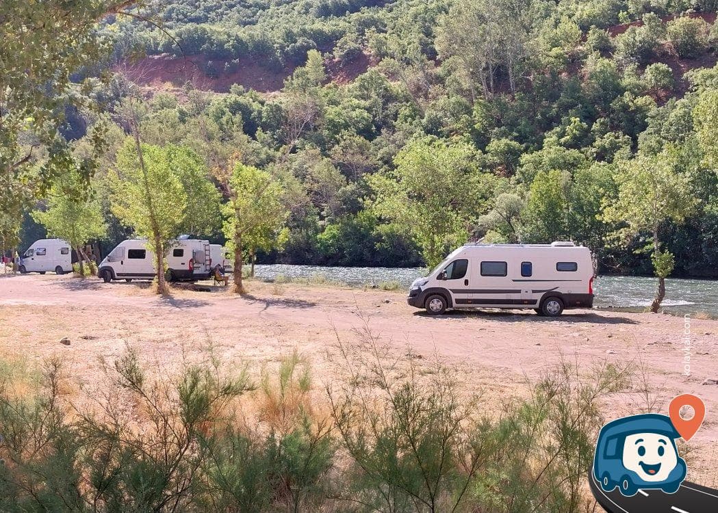 Munzur Nehri Kıyısında Ücretsiz Kamp Alanı - Tunceli Merkez, Tunceli, foto 2