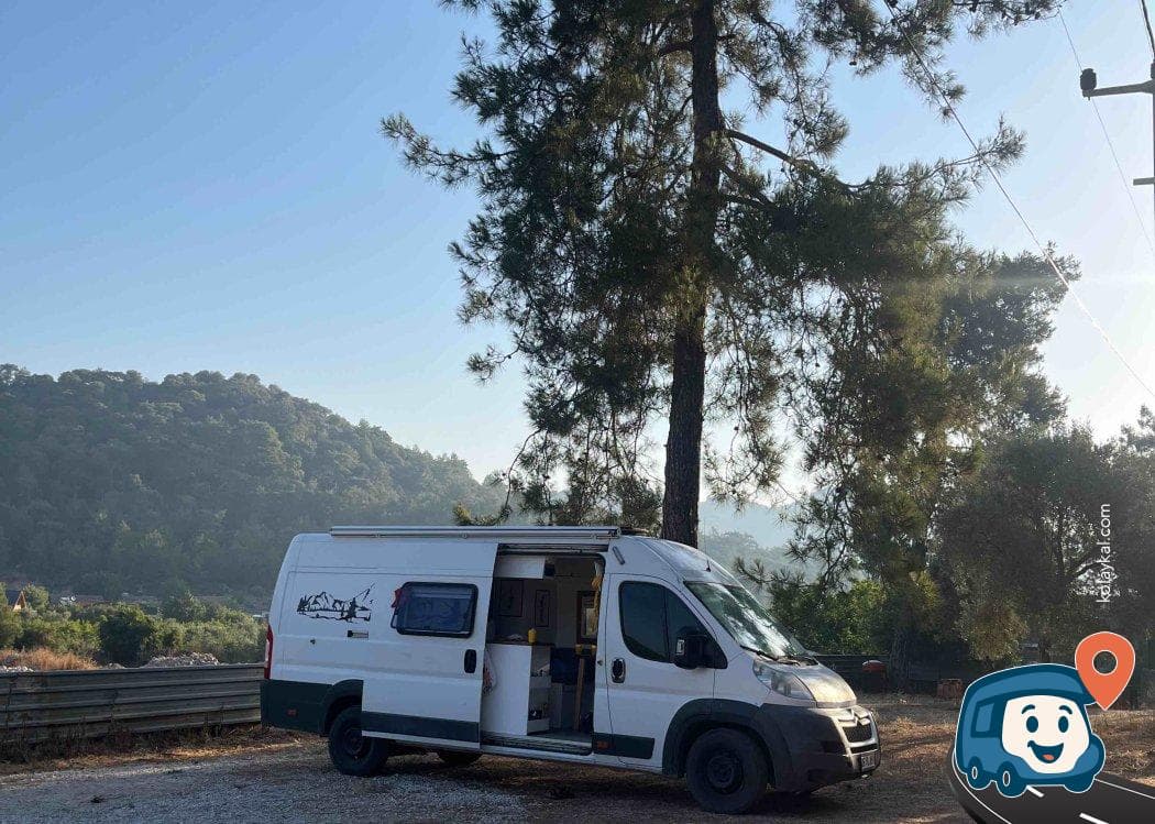 Fethiye Yolu Üzeri Ağaçlık Kamp ve Karavan Park Yeri - Muğla, foto 1