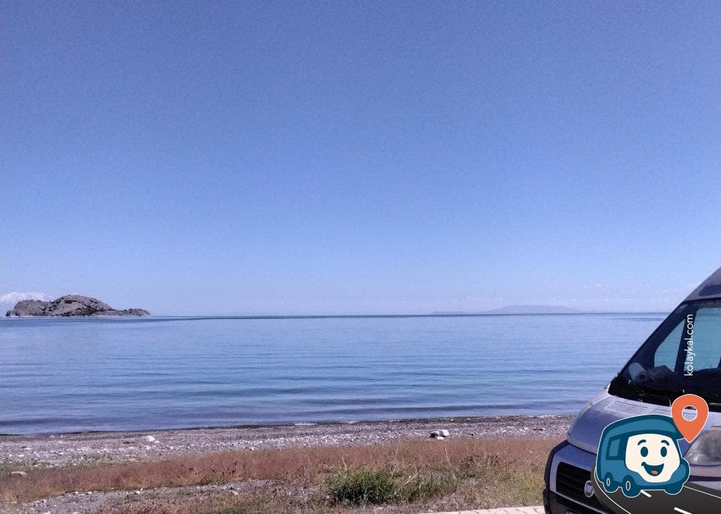 Akdamar Adası Karşısı Ücretsiz Göl Kenarı Otoparkı ve Kamp Alanı - Gevaş, Van, foto 1