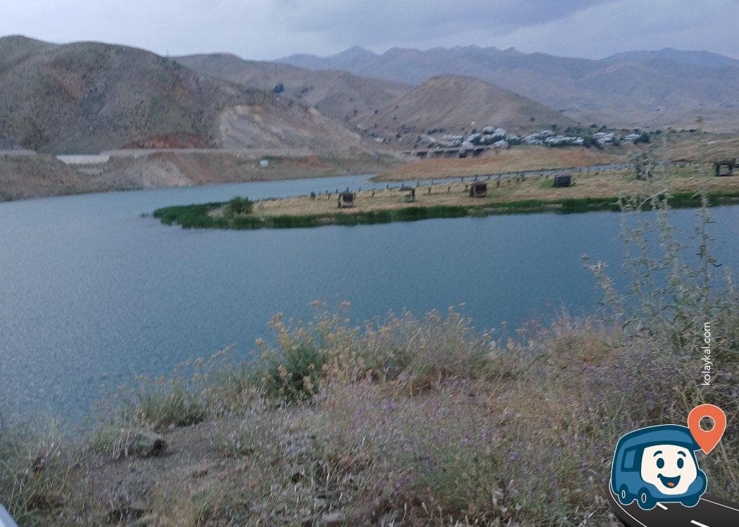 Baraj Gölü Kenarı Kamp Alanı - Yüksekova, Hakkari, foto 1