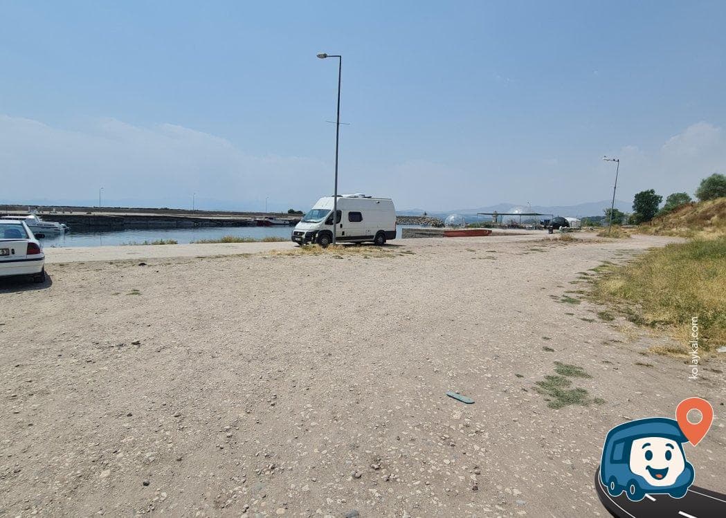 Van Gölü Yakınında Otopark ve Dinlenme Alanı - Ahlat, Bitlis, foto 1