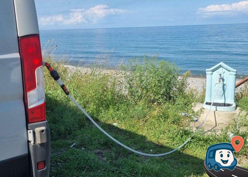 Fındıklı Sahili Su Kaynağı ve Dinlenme Noktası - Rize, foto 1