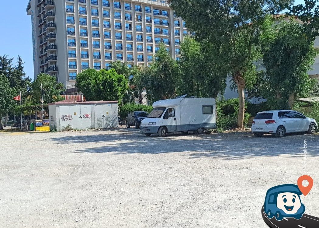 Konyaaltı Plajı Ücretsiz Karavan ve Kamp Alanı - Antalya, foto 1