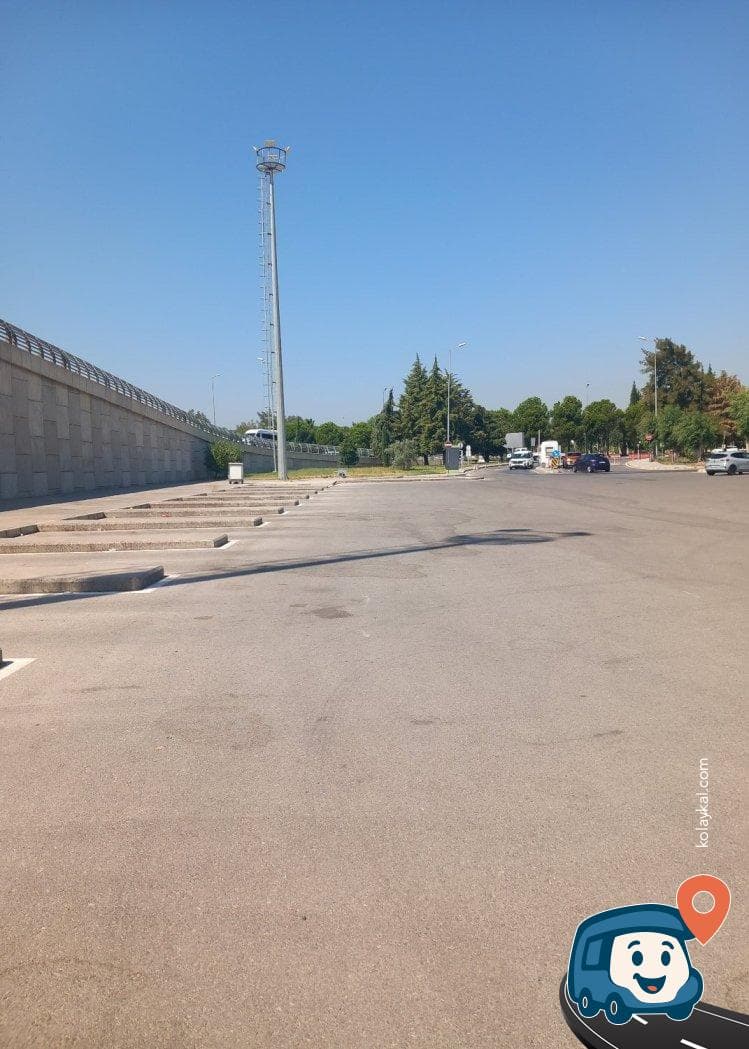 Adnan Menderes Havalimanı Yakını Otoparkı - Gaziemir, İzmir, foto 1