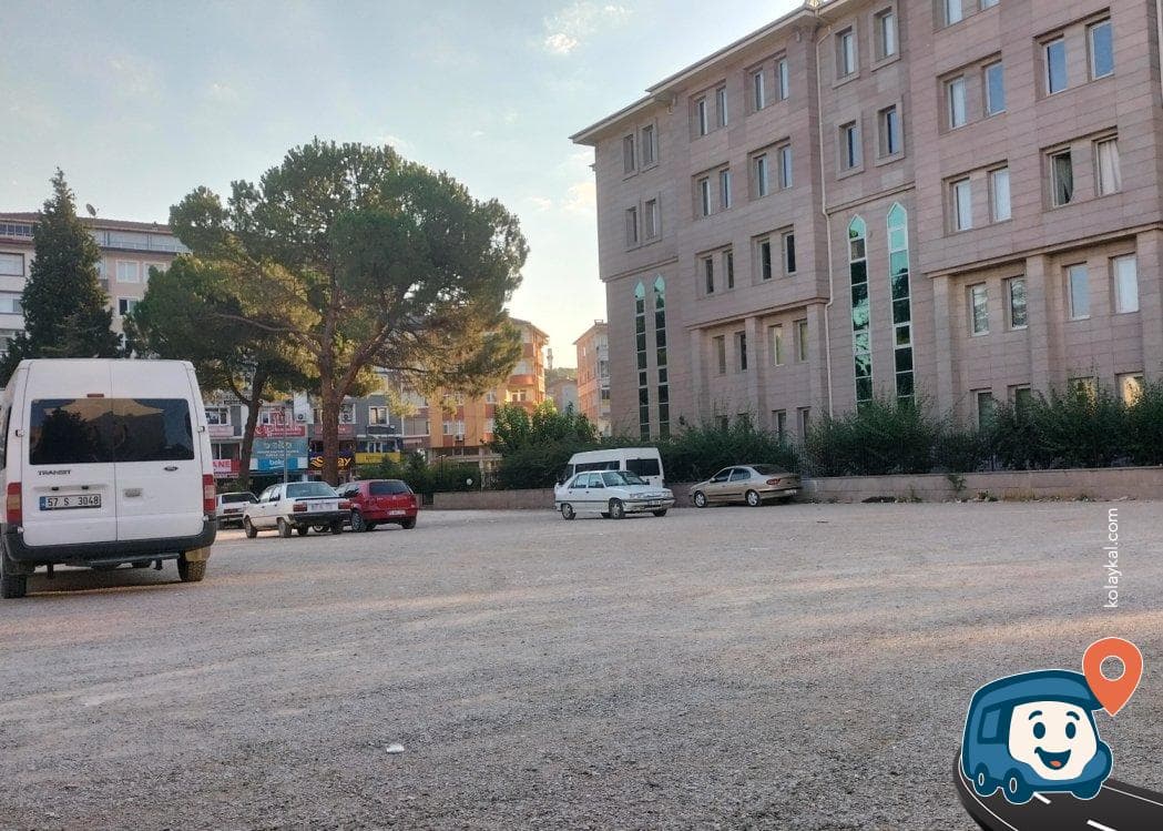 Boyabat Adliyesi Yanındaki Otopark - Sinop, foto 2