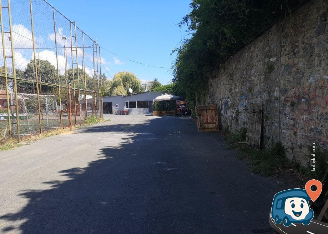 İstanbul Futbol Sahası Yanı Ücretsiz Otopark ve Kamp Alanı - Sarıyer, foto 3