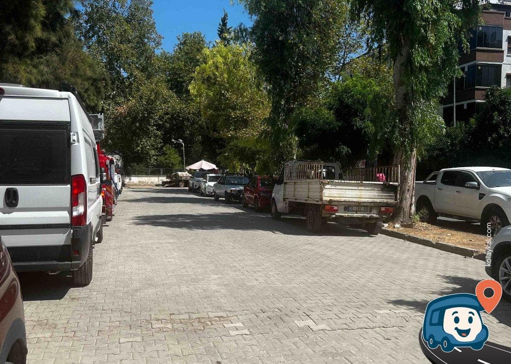 Selçuk Merkez Ücretsiz Otopark - İzmir, foto 1