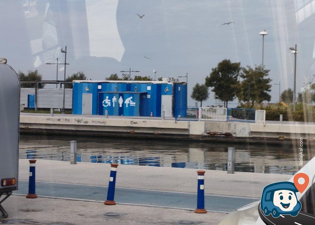 İzmir Halk Plajı Ücretsiz Otoparkı - Karşıyaka, foto 1