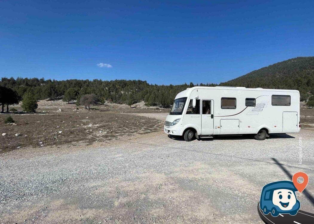Yol Kenarı Düzlük Kamp Alanı Manzaralı ve Sakin - Akseki, Antalya, foto 3