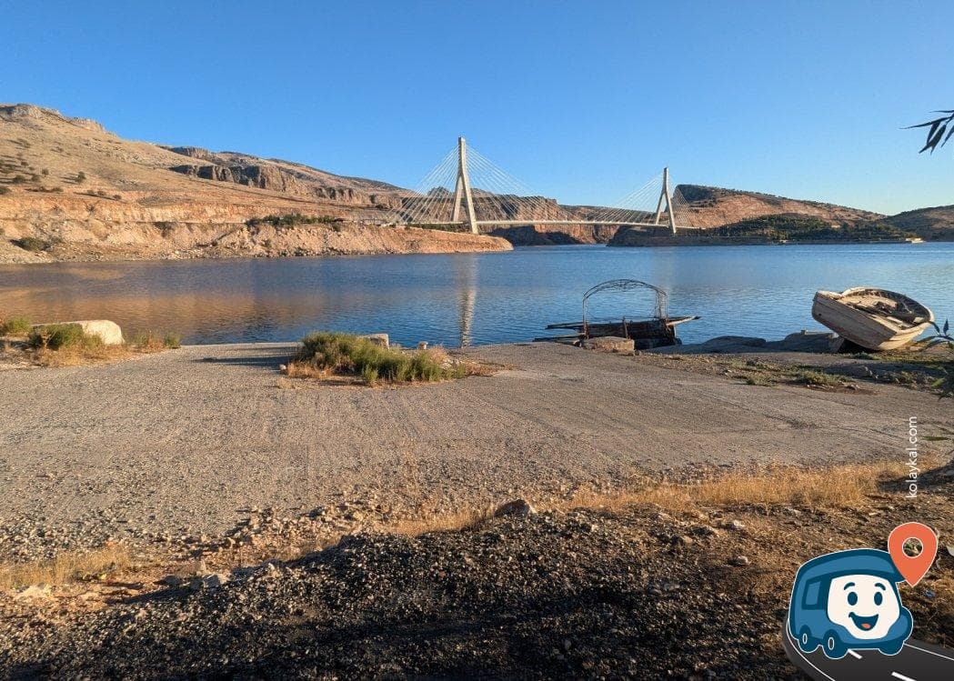 Nissibi Köprüsü Eski Feribot İskelesi Kamp Alanı - Gerger, Adıyaman, foto 1