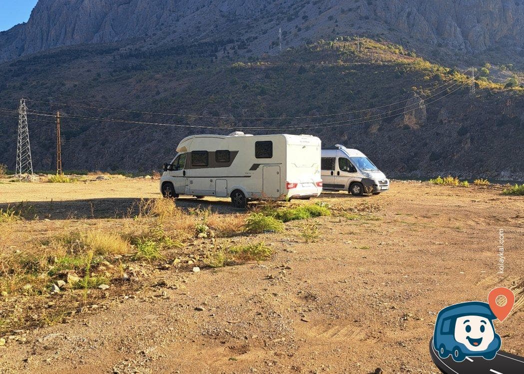 Fırat Nehri Manzaralı Kamp Alanı - Kemaliye, Erzincan, foto 1