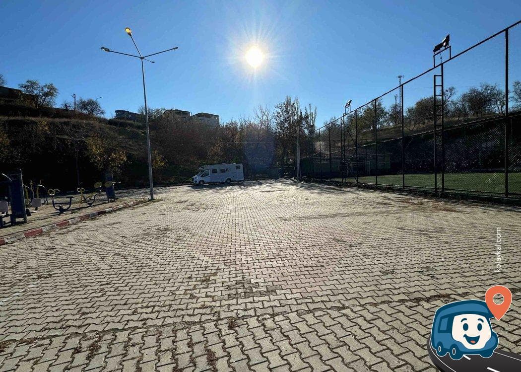 Kırklareli Futbol Sahası Yanı Otopark ve Kamp Alanı - Kırklareli Merkez, foto 2