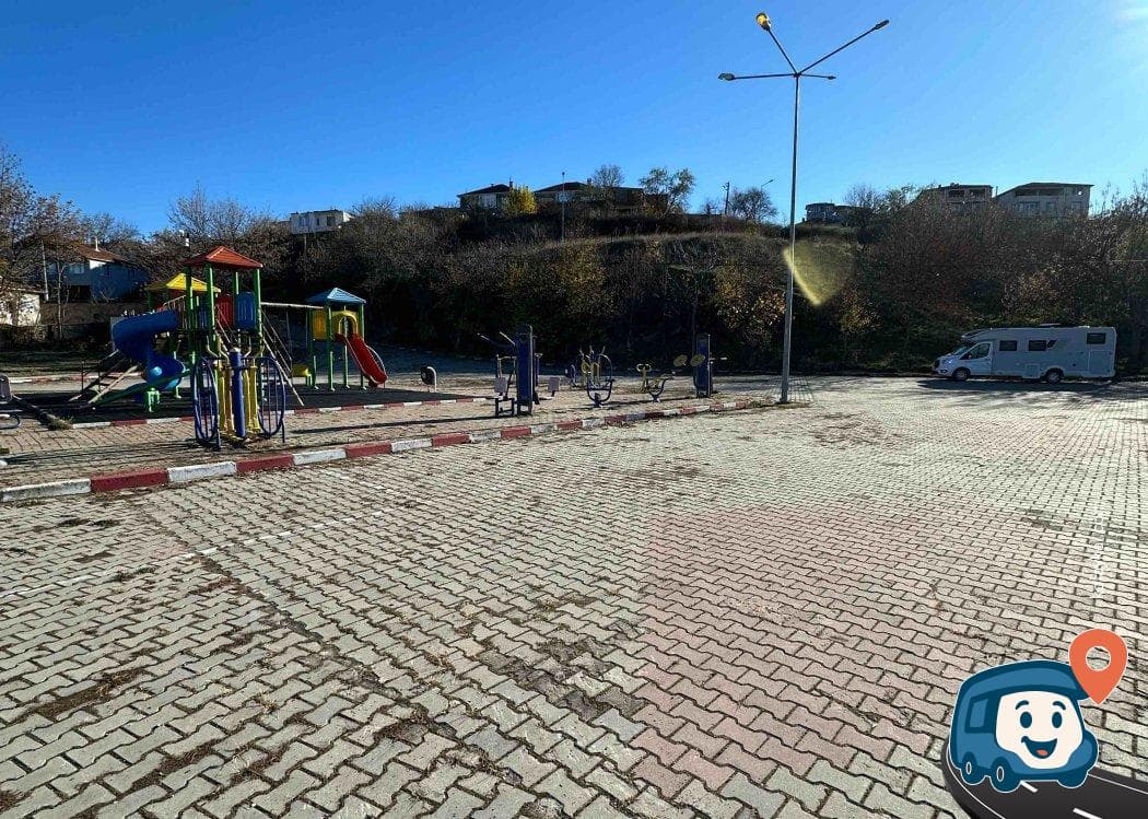 Kırklareli Futbol Sahası Yanı Otopark ve Kamp Alanı - Kırklareli Merkez, foto 3