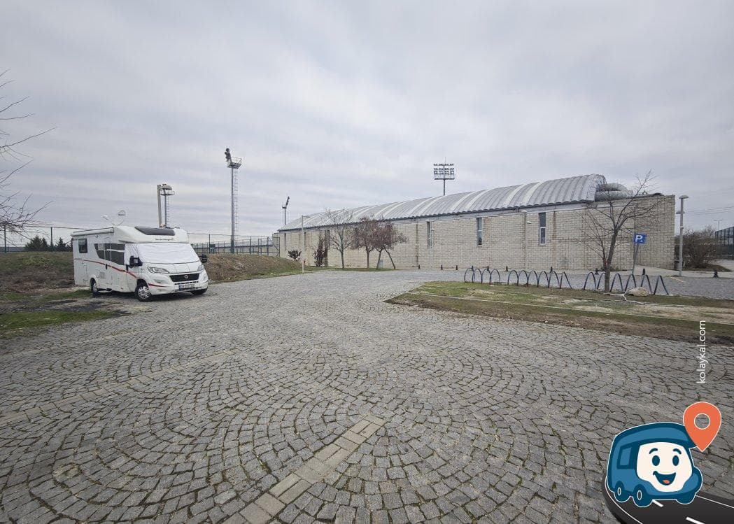 Lüleburgaz Yıldızları Futbol Akademisi Otoparkı 2 - Kırklareli, foto 1