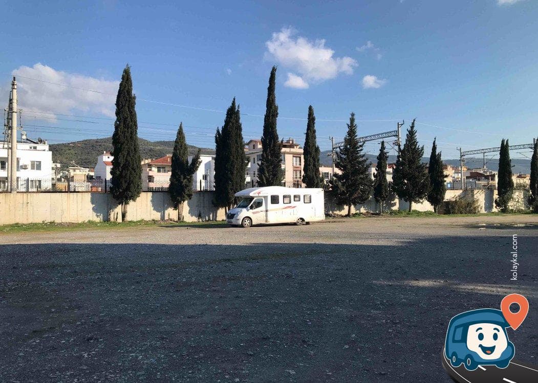 Ücretsiz Otopark ve Gece Konaklama Alanı - Selçuk, İzmir, foto 1