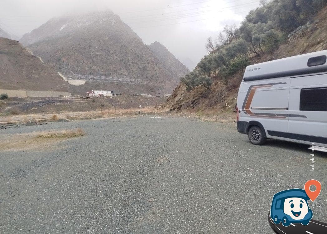 Taşlı Otopark Kamp Alanı - Yusufeli, Artvin, foto 1