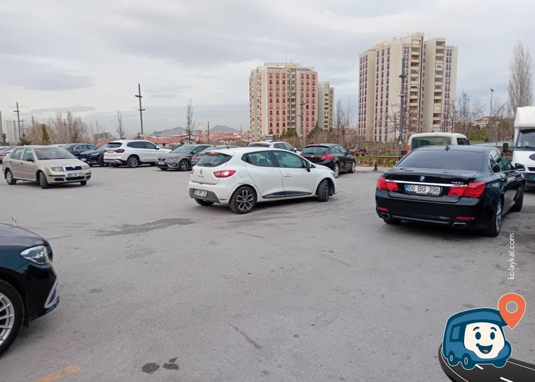 Avm Yanı Ücretsiz Otopark ve Kamp Alanı - Çankaya, Ankara, foto 1