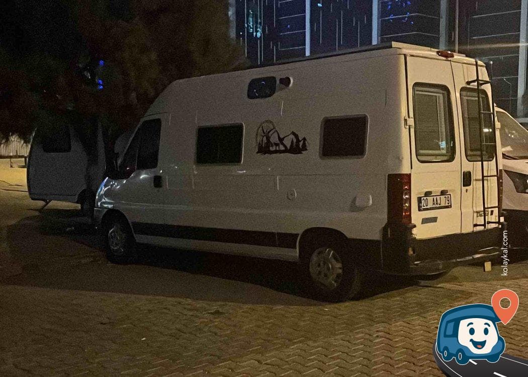 Bayraklı Sakin Otopark Alanı - İzmir, foto 1