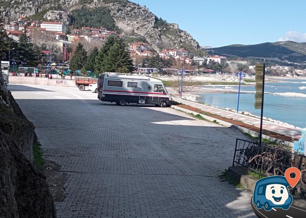 Eğirdir Gölü Kenarı Kamp ve Piknik Alanı - Isparta, foto 1