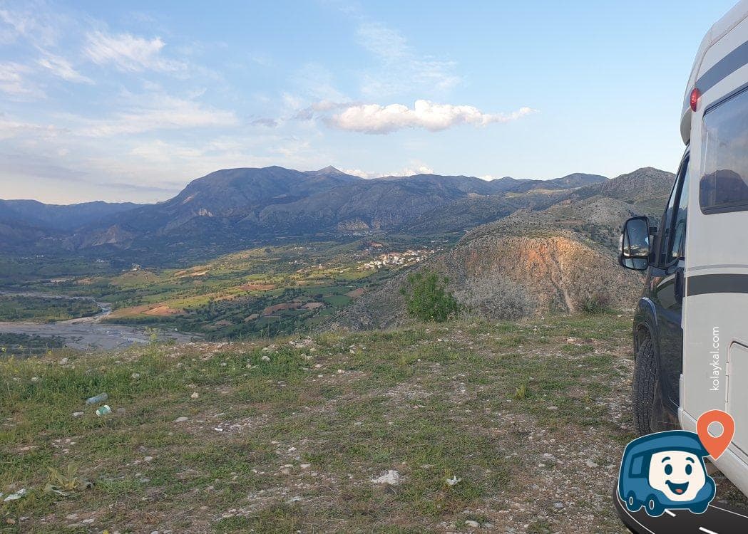 Fırat Nehri ve Nemrut Dağı Seyir Terası Kamp Alanı - Kâhta, Adıyaman, foto 1
