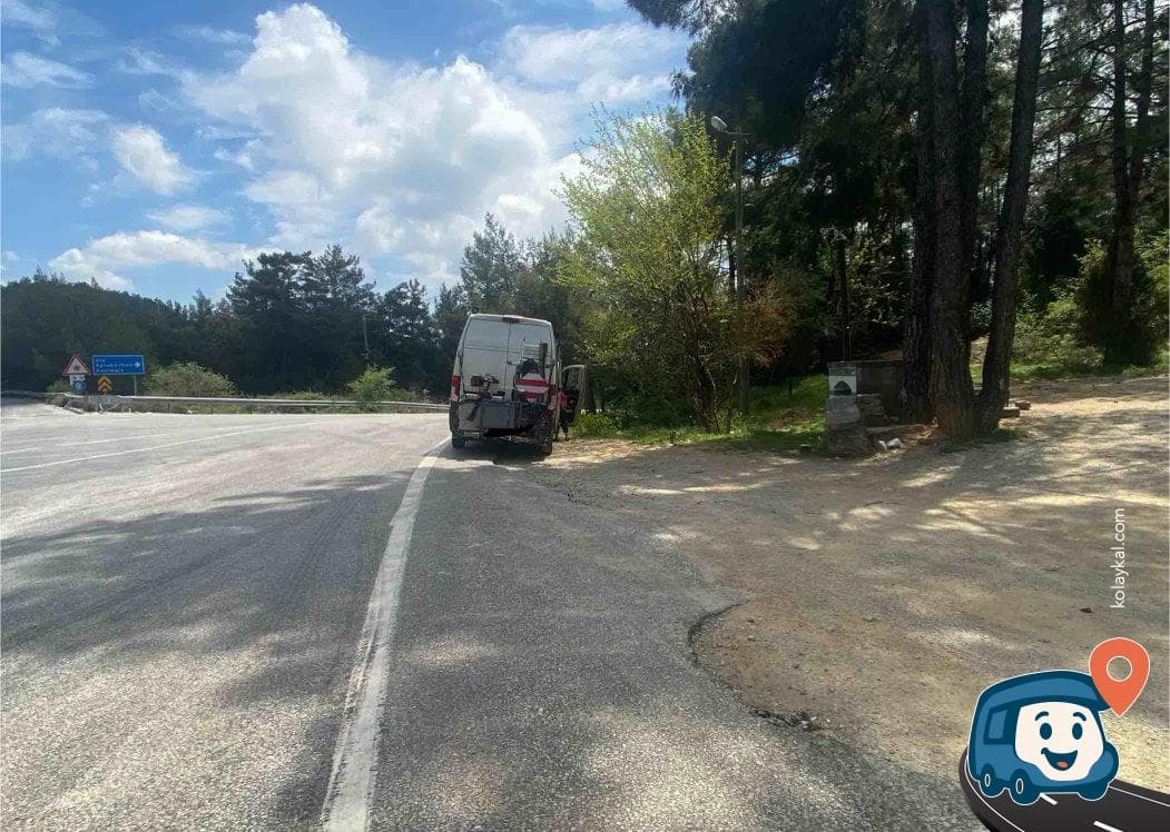 Muğla Kavşağında Su Kaynağı ve Çöp Konteyneri - Ula, foto 2