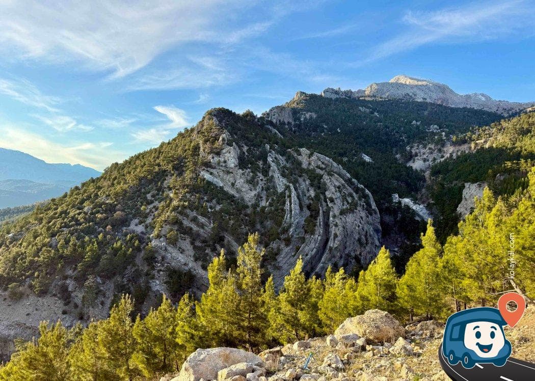 Dağ Manzaralı Terk Edilmiş Bina Yanı Kamp Alanı - Manavgat, Antalya, foto 1