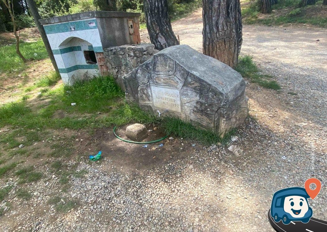Muğla Kavşağında Su Kaynağı ve Çöp Konteyneri - Ula, foto 3