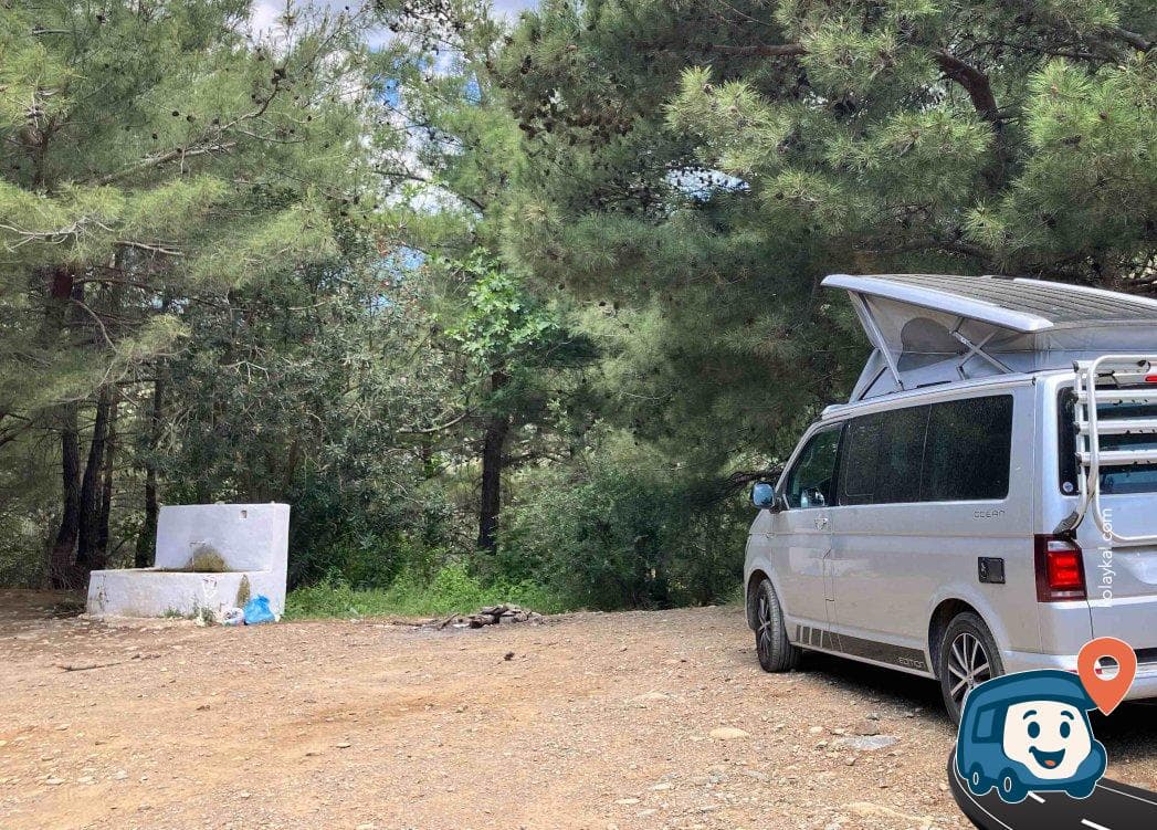 Çeşme Yanı Sakin Otopark ve Doğa Alanı - Edremit, Balıkesir, foto 1