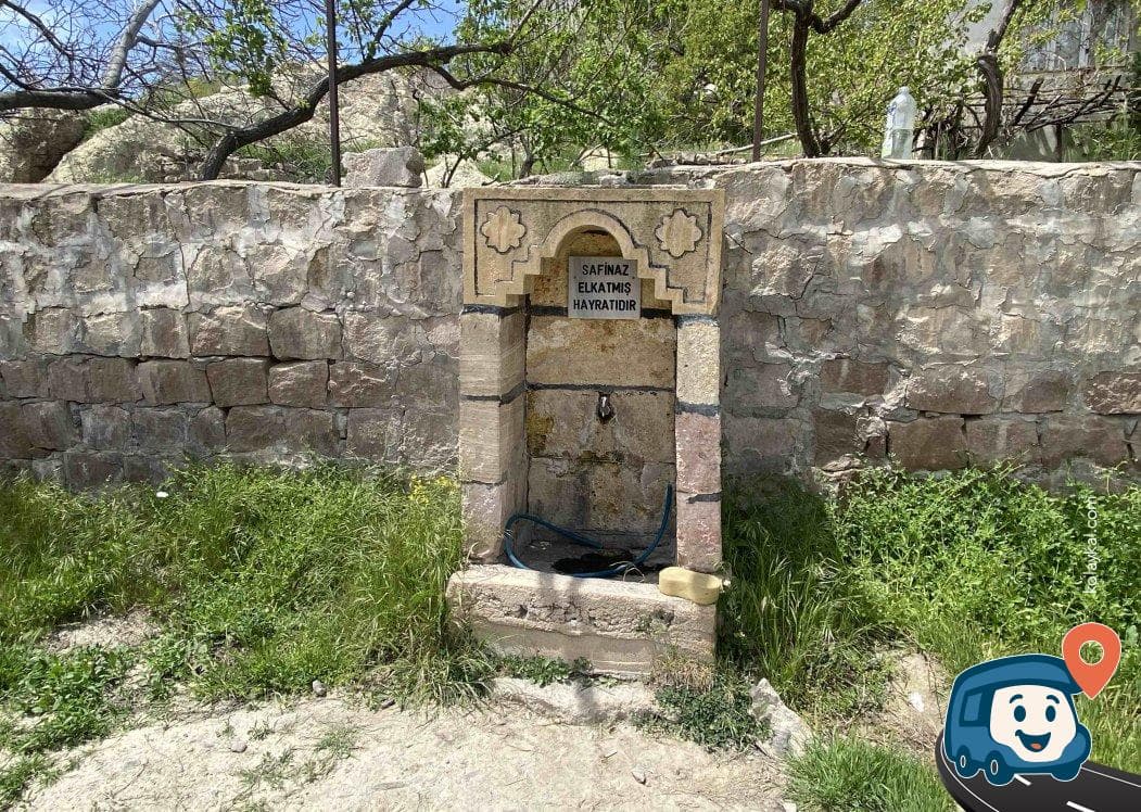 Kapadokya Yakınında Kaya Oyma Odalı Köy Çeşmesi Kamp Alanı - Yeşilhisar, Kayseri, foto 3