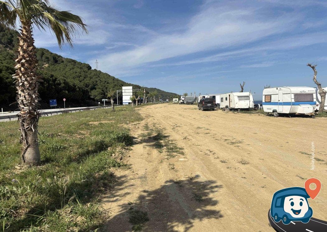 Feribot İskelesi Yakını Manzaralı Kamp ve Karavan Alanı - Eceabat, Çanakkale, foto 2
